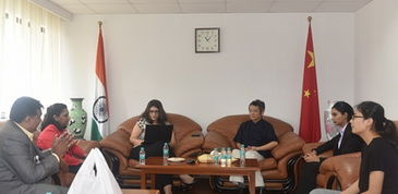 驻孟买总领事郑曦原会见中国签证代办中心负责人，共商签证服务优化